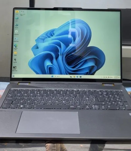 New Laptop Lenovo 16GB AMD Ryzen 7 SSD 512GB