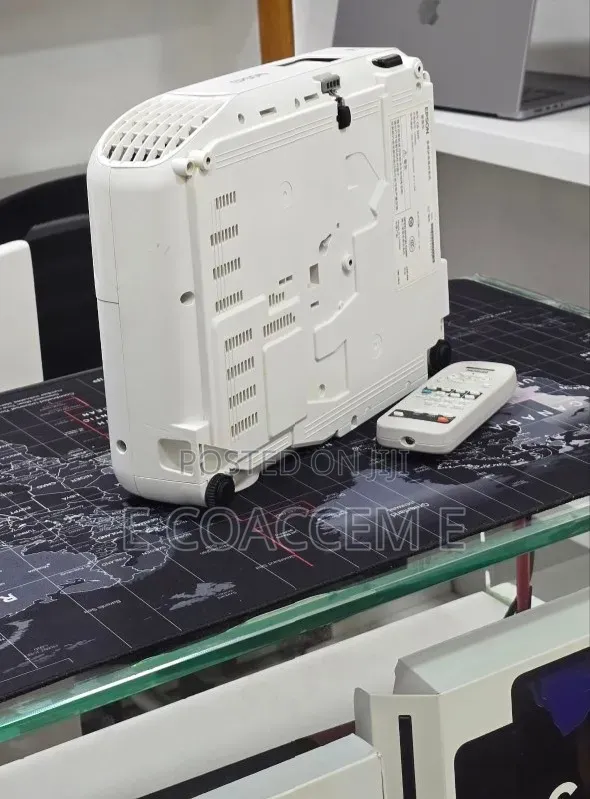 Epson S05 Projector