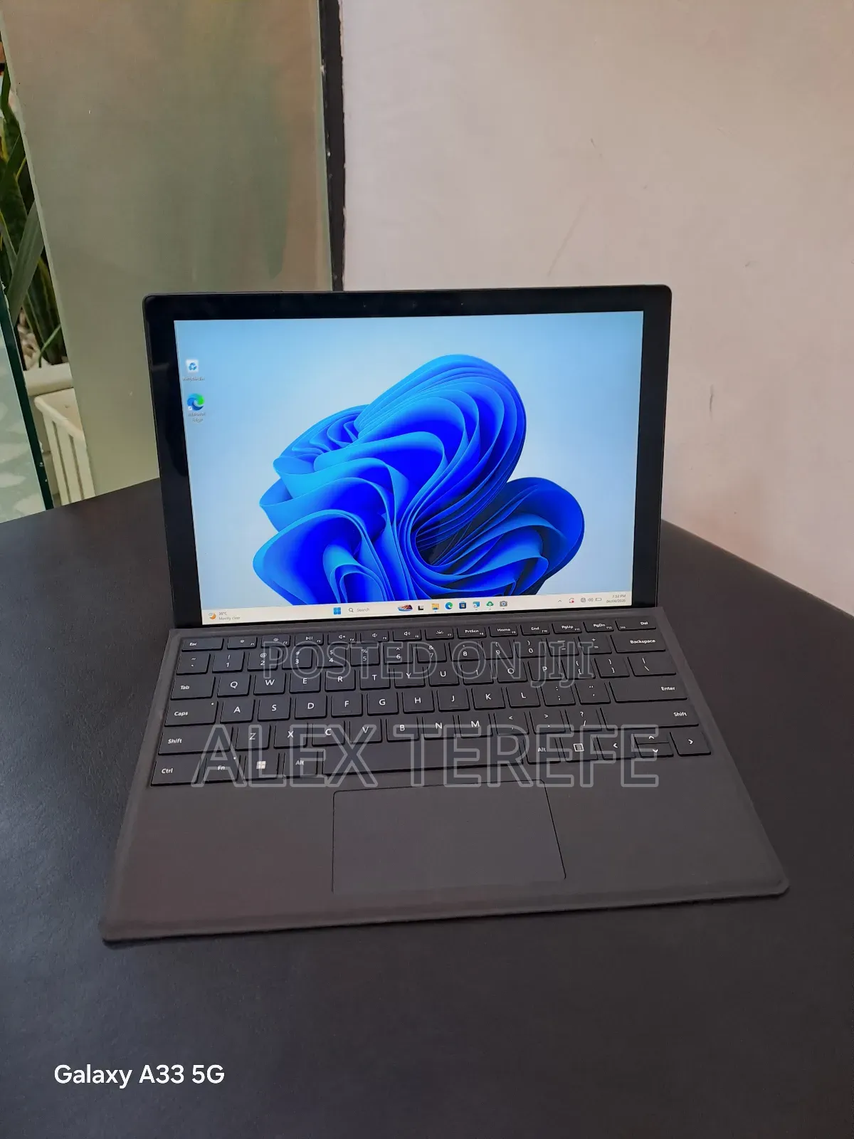 New Laptop Microsoft Surface Pro 7+ 16GB Intel Core i7 SSD 512GB