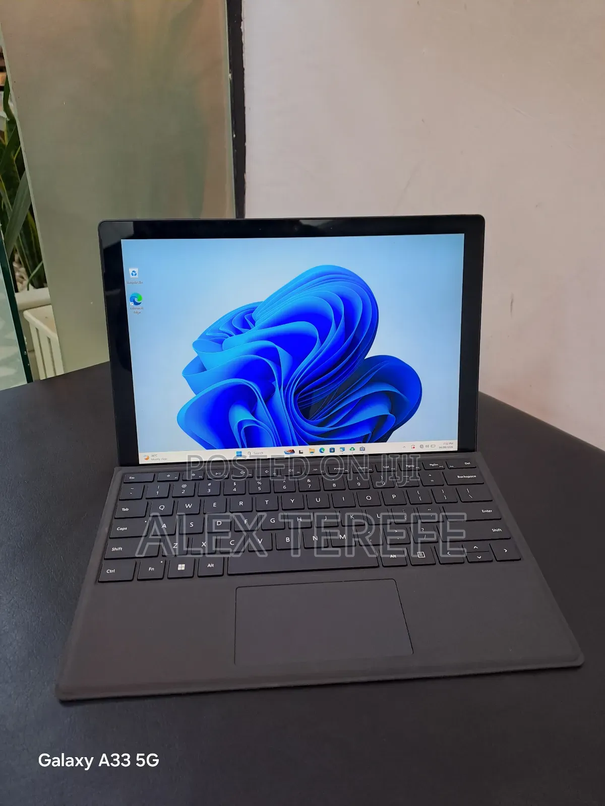 New Laptop Microsoft Surface Pro 7+ 16GB Intel Core i7 SSD 512GB