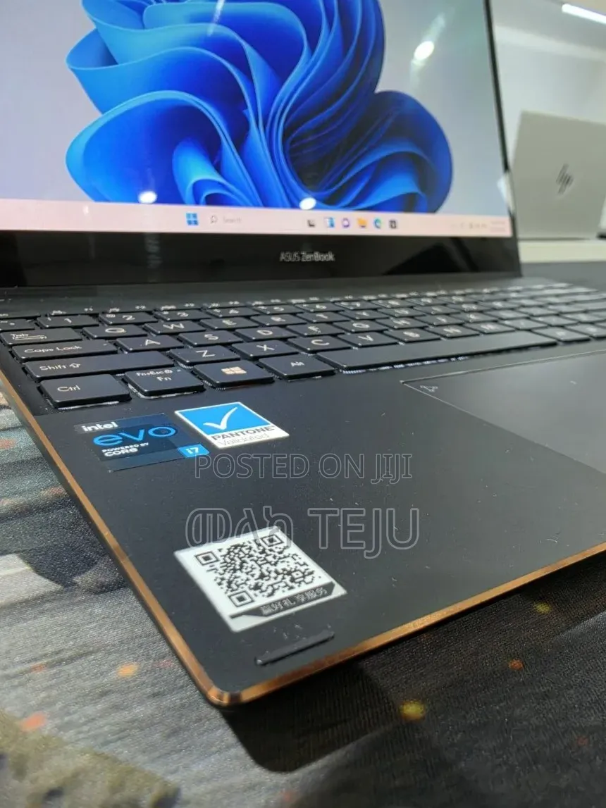 New Laptop Asus Zenbook 14 16GB Intel Core i5 SSD 512GB