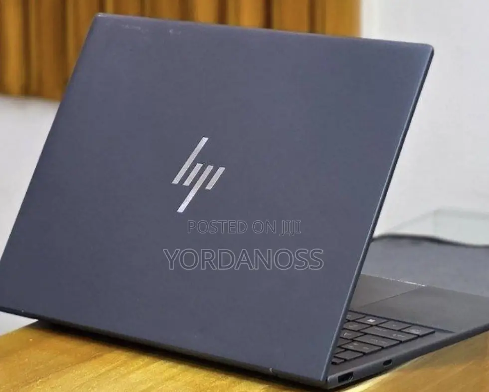 New Laptop HP Dragonfly Folio 16GB Intel Core i7 SSD 512GB