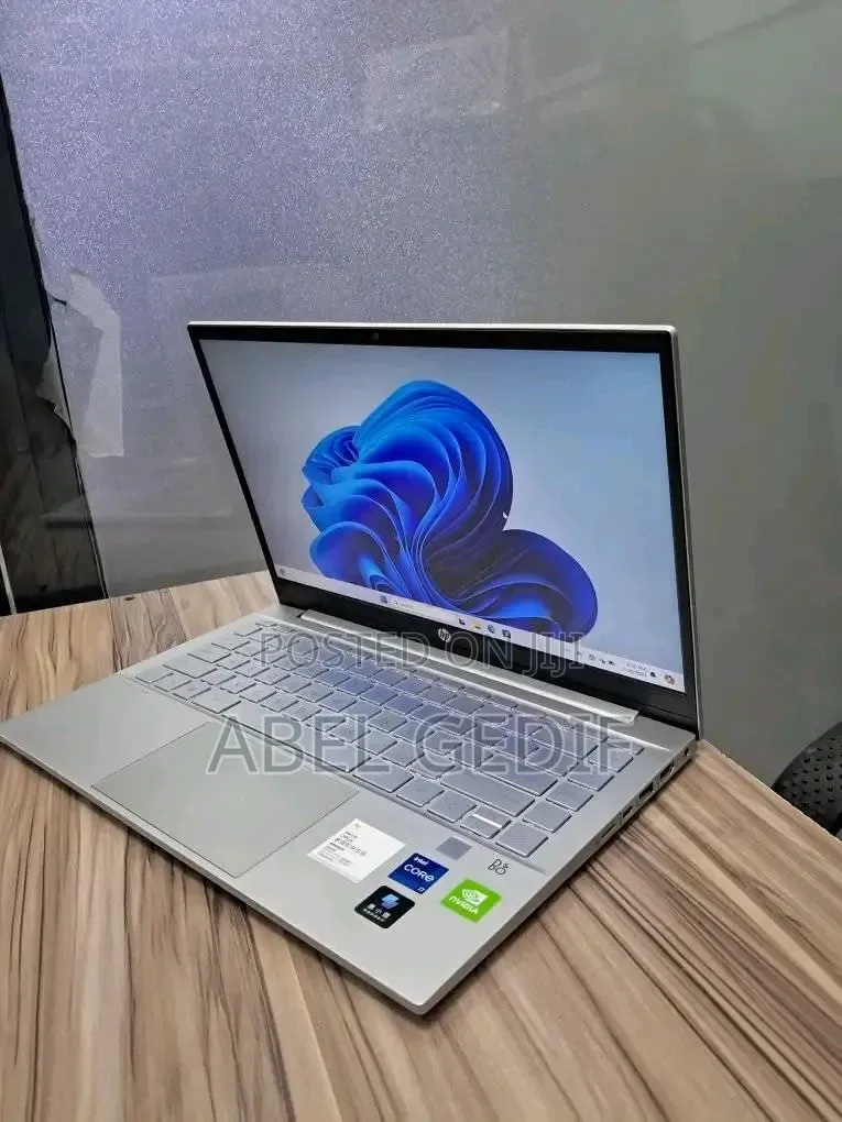 New Laptop HP Pavilion 14 16GB Intel Core i7 SSD 512GB