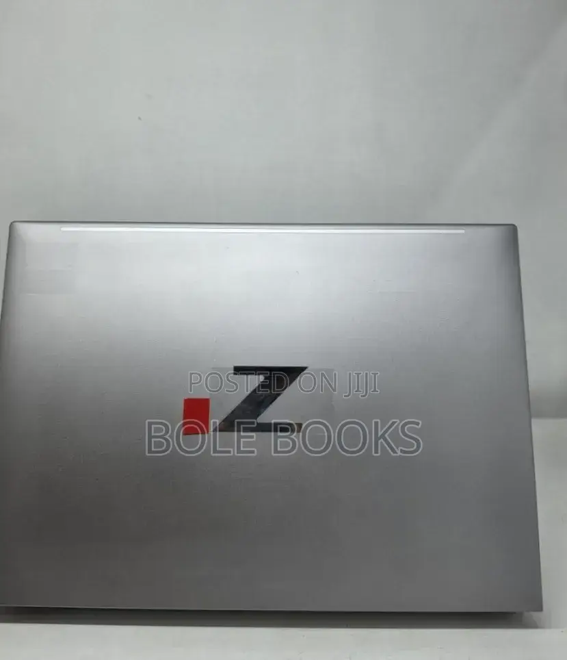 New Laptop HP ZBook Firefly G9 16GB Intel Core i7 SSD 512GB