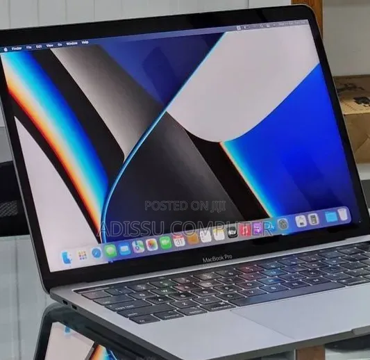 New Laptop Apple MacBook Pro 2019 16GB Intel Core i7 SSD 512GB