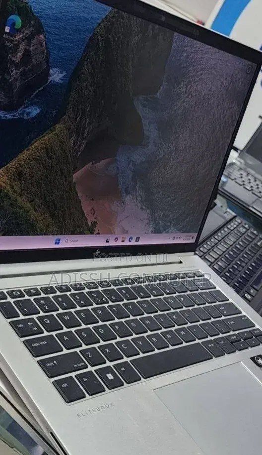 New Laptop HP EliteBook 840 G9 16GB Intel Core i7 SSD 512GB