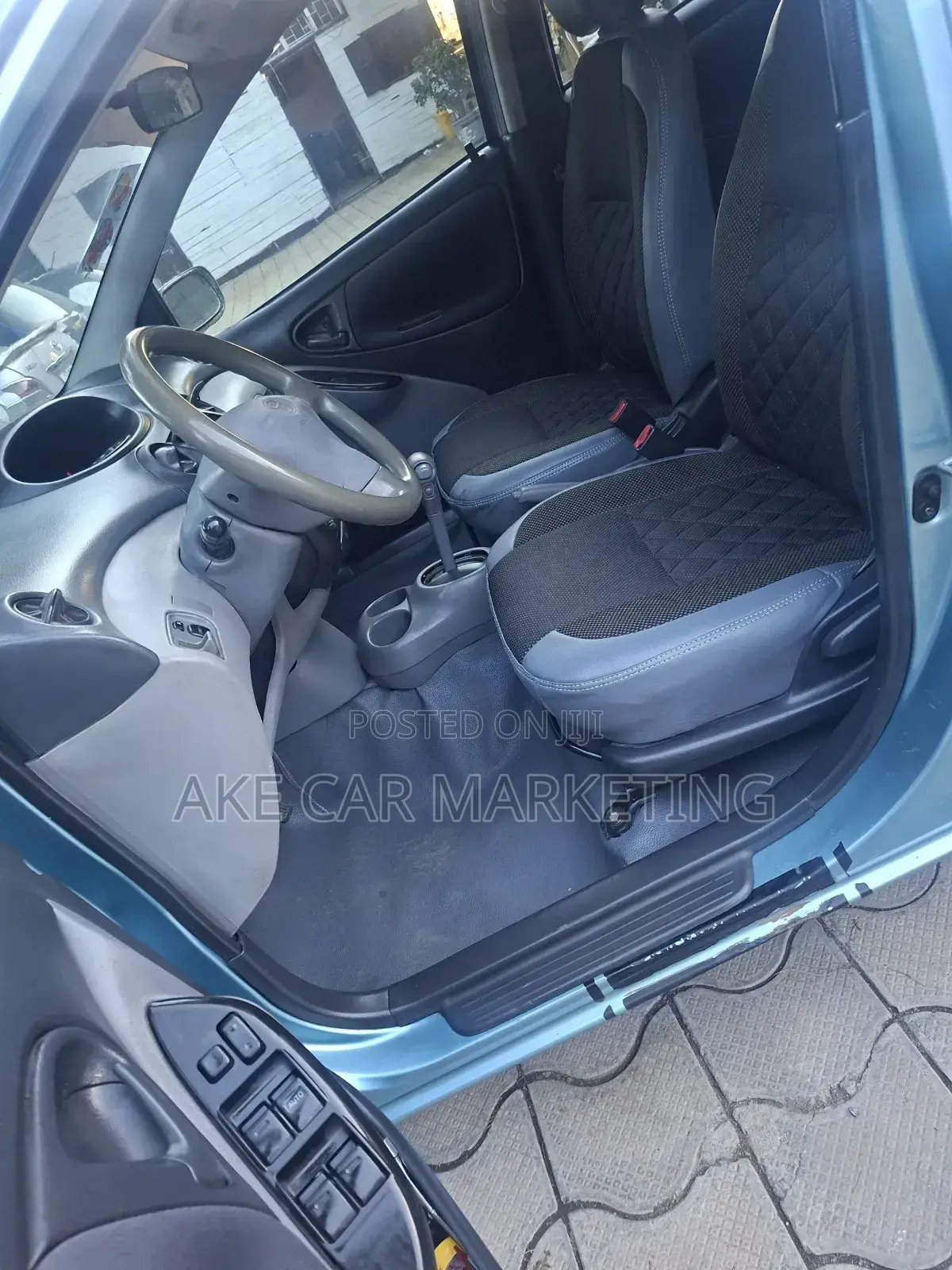 Toyota Vitz 2001