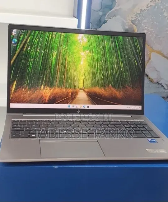New Laptop HP ZBook Firefly G8 16GB Intel Core i7 SSD 512GB