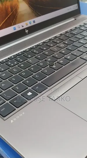 New Laptop HP ZBook Firefly G8 16GB Intel Core i7 SSD 512GB