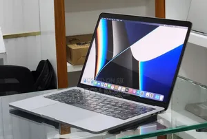 New Laptop Apple MacBook Pro 2019 16GB Intel Core i7 SSD 512GB