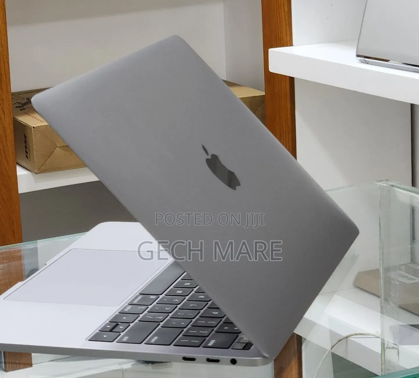 New Laptop Apple MacBook Pro 2019 16GB Intel Core i7 SSD 512GB
