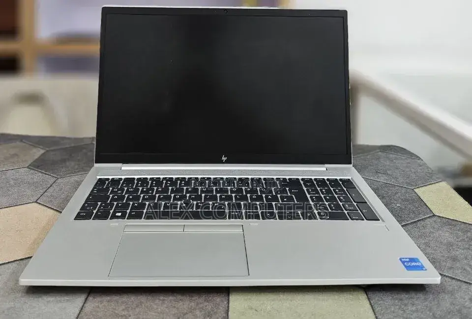 New Laptop HP ZBook Firefly G8 16GB Intel Core i7 SSD 512GB