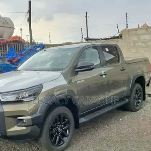 Toyota Hilux 2022 Gray