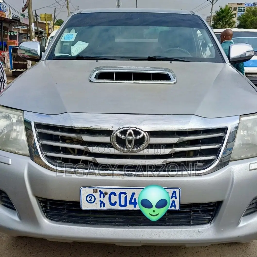 Toyota Hilux 2015 Silver