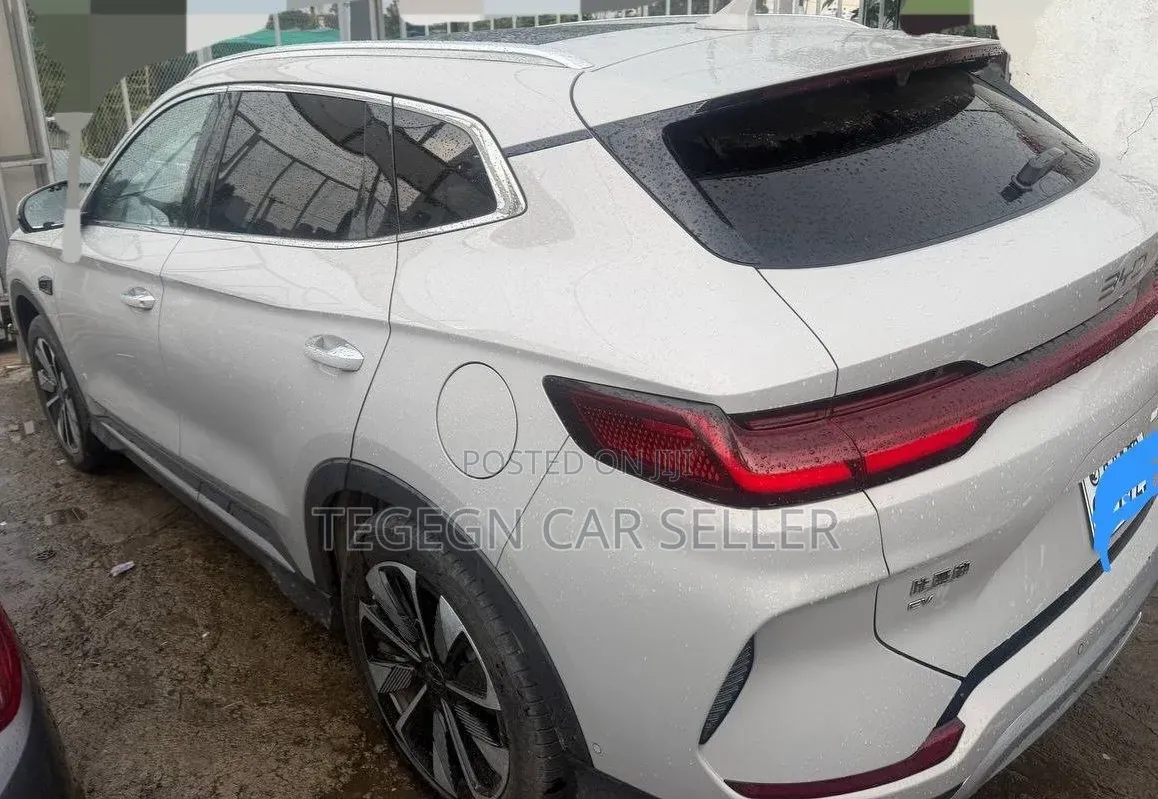 BYD Song Plus 2025 White