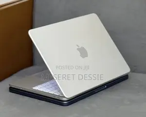 New Laptop Apple MacBook Pro 2025 M5 8GB Intel Core i5 SSD 256GB
