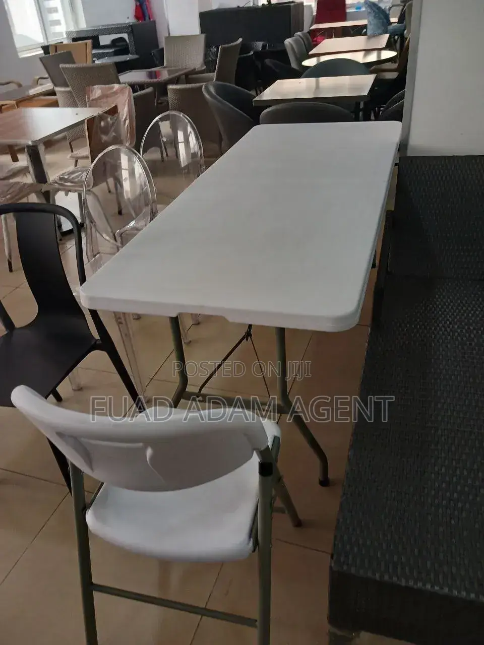 120cm Radius Heavy Duty Folding Table
120 ሳንቲ ሜትር የፕላስቲክ ታጣፊ ጠረጴዛ