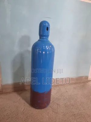 Pediatric-Friendly Low-Flow Oxygen Cylinder System
