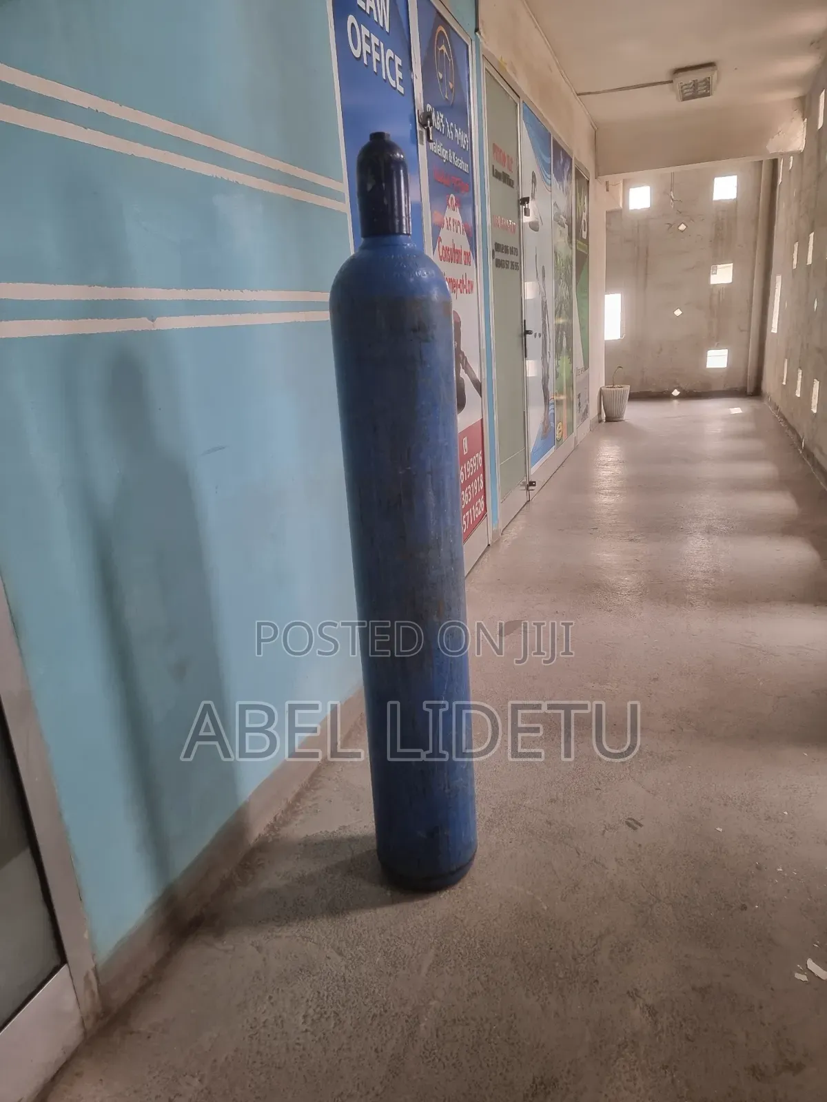 Oxygen Tank Provides Dependable Breathing Air Support