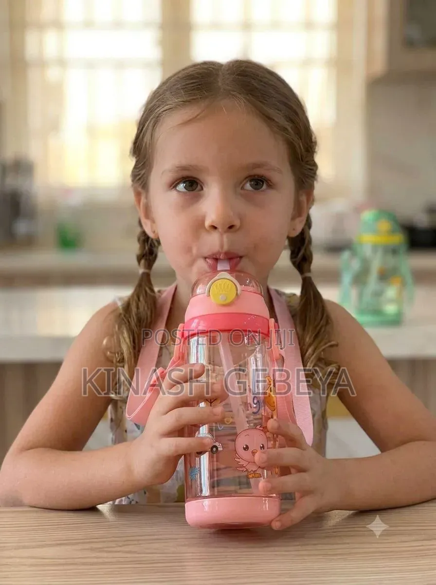 Giraffe Push and Open Kids Water Bottle(300ml Capacity)