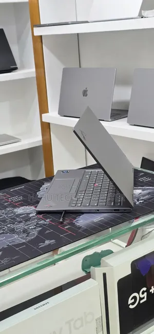 New Laptop Lenovo ThinkPad X1 Yoga 16GB Intel Core i5 SSD 512GB