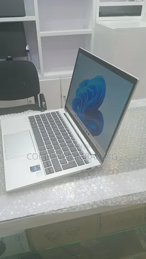 New Laptop HP EliteBook 830 G9 16GB Intel Core i5 SSD 512GB