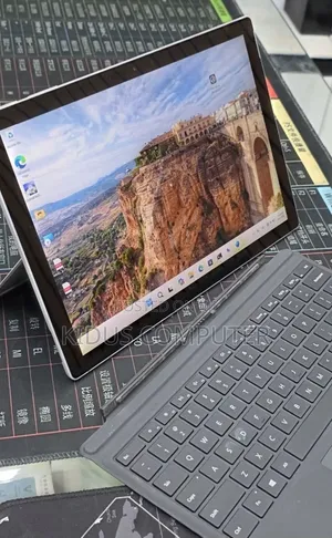 New Laptop Microsoft Surface 16GB Intel Core i7 SSD 512GB