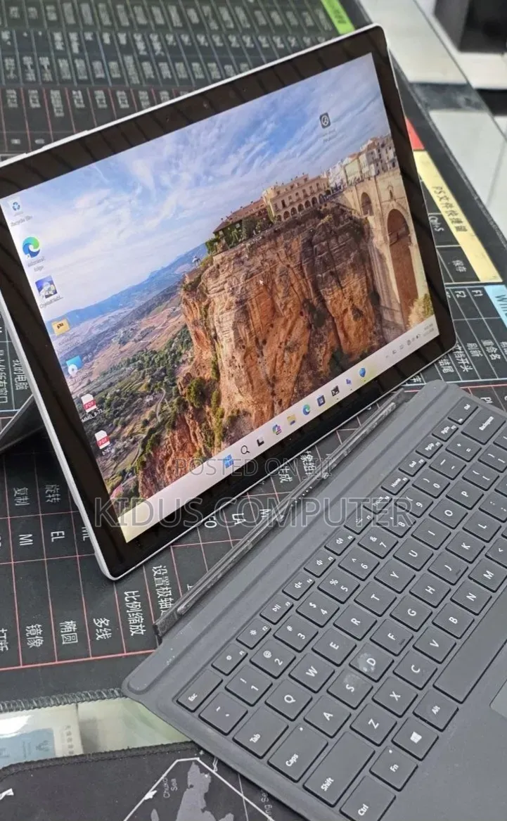 New Laptop Microsoft Surface 16GB Intel Core i7 SSD 512GB