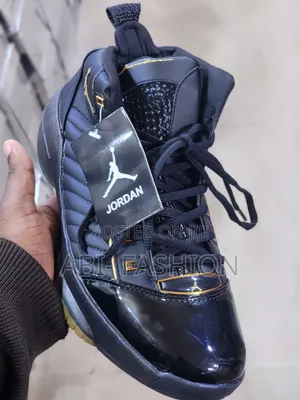 Air Jordan 19 OG SE "Black Metallic Gold" Sneakers,