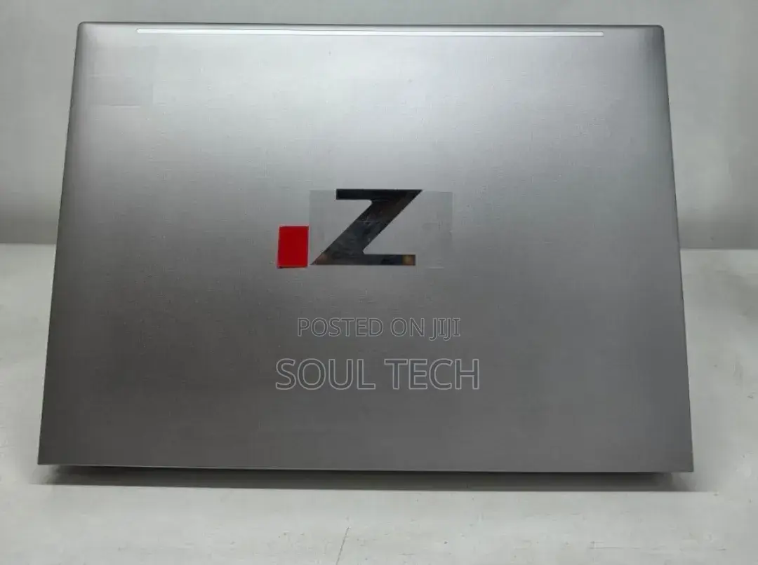 New Laptop HP ZBook Firefly G9 16GB Intel Core i7 SSD 512GB