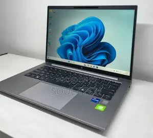 New Laptop HP ZBook Firefly G9 16GB Intel Core i7 SSD 512GB