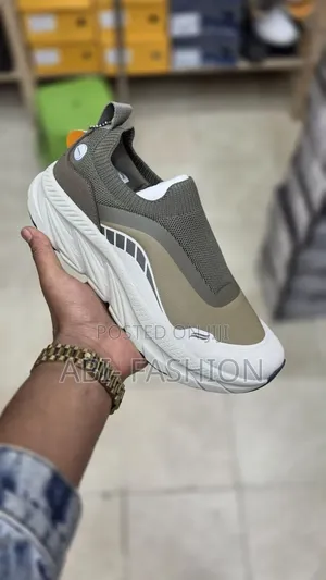 Goupu Brand Slip-on Sneakers Beige Knit
