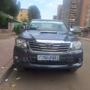 Toyota Hilux 2012 Black
