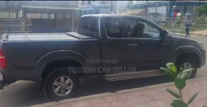 Toyota Hilux 2013 Black