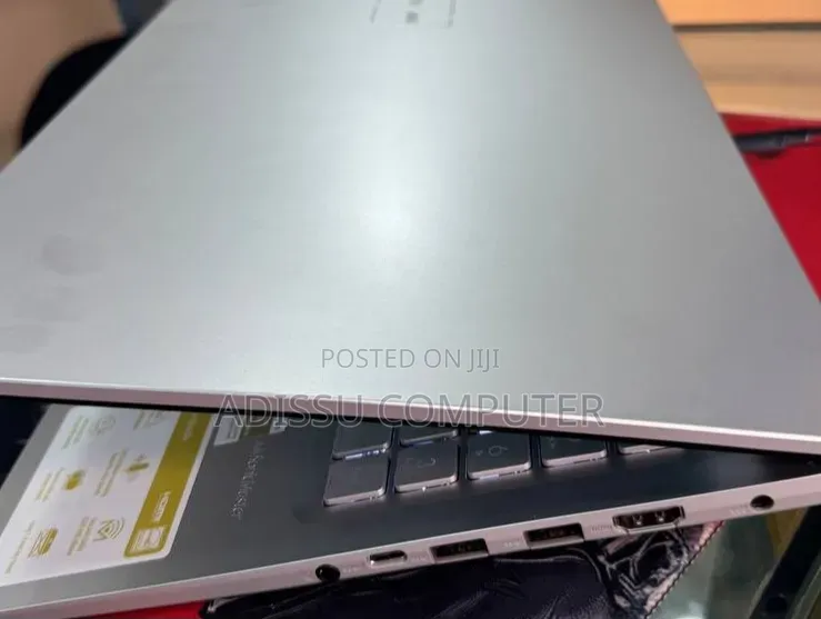 New Laptop Asus Vivobook 15 16GB AMD Ryzen 7 SSD 512GB