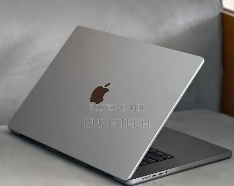 New Laptop Apple MacBook Pro 2021 M1 32GB Apple M1 Pro SSD 512GB