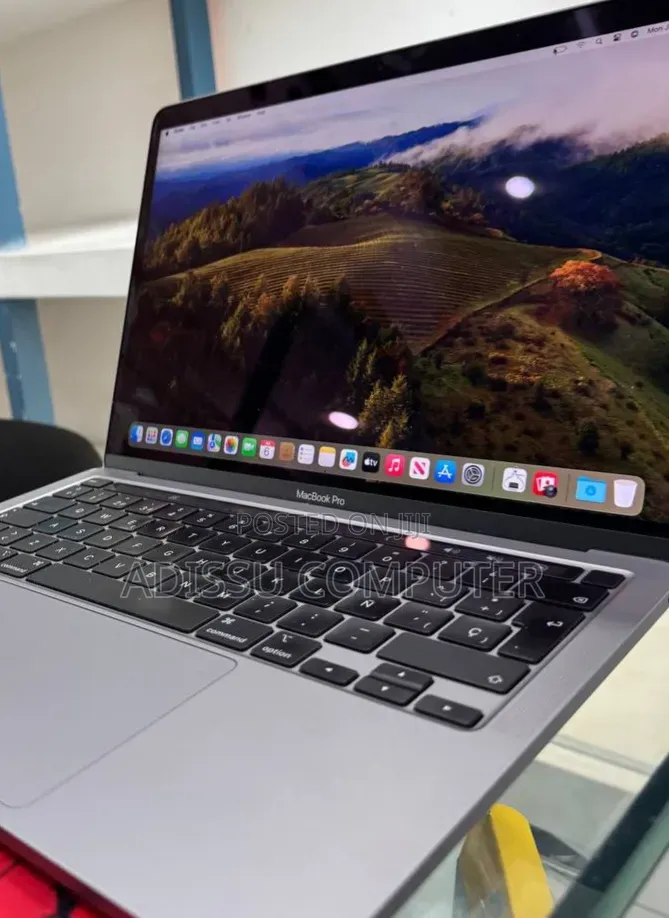 New Laptop Apple MacBook Pro 2019 16GB Apple M1 Pro SSD 512GB