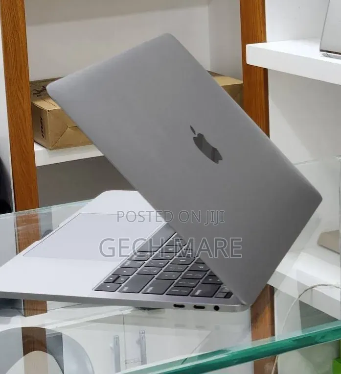 New Laptop Apple MacBook Pro 2019 16GB Intel SSD 512GB