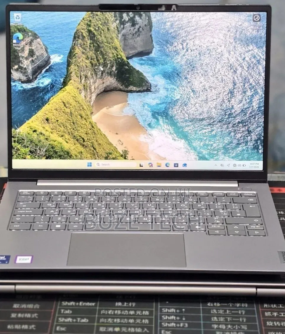 New Laptop Lenovo 16GB Intel Core Ultra 7 SSD 512GB