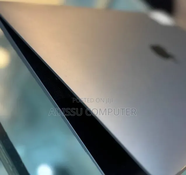 New Laptop Apple MacBook Pro 2019 8GB Apple M1 Pro SSD 256GB