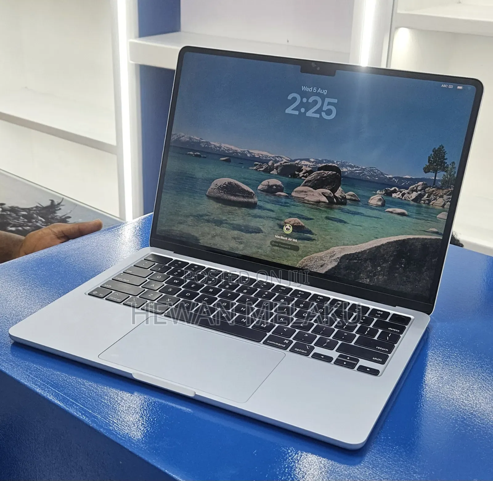 New Laptop Apple MacBook Air 2025 M4 16GB Apple M4 SSD 512GB