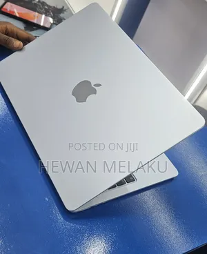 New Laptop Apple MacBook Air 2025 M4 16GB Apple M4 SSD 512GB