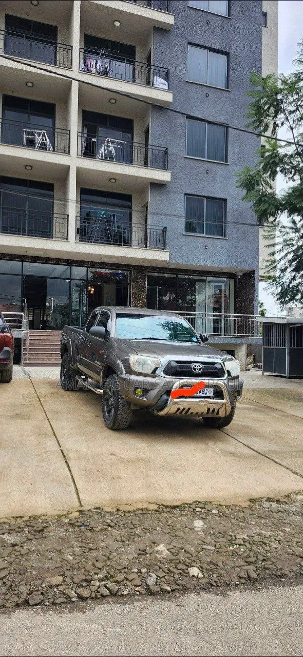 Toyota Tacoma 2015 Gray