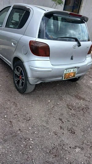 Toyota Vitz 2002 Silver