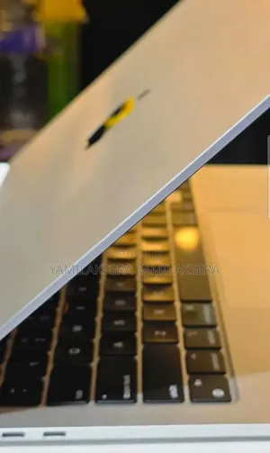 New Laptop Apple MacBook Air 2024 M3 16GB Intel Core M3 SSD 256GB