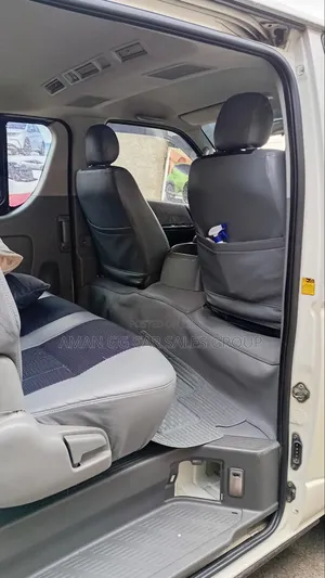 Toyota HiAce 2007 White