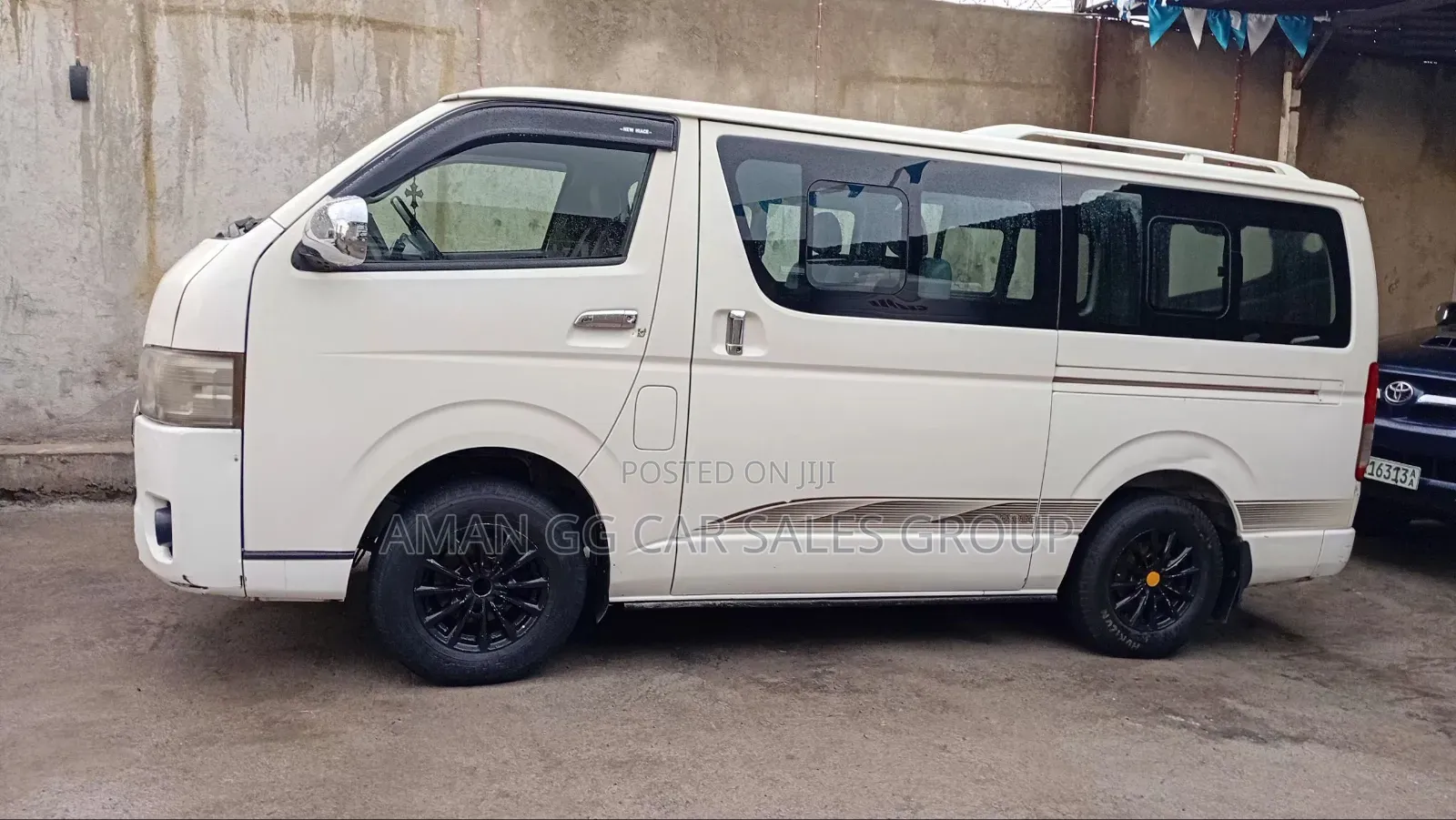 Toyota HiAce 2007 White