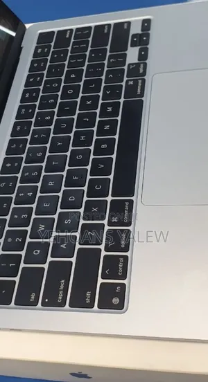 New Laptop Apple MacBook Air 2025 M4 16GB Apple M4 SSD 512GB
