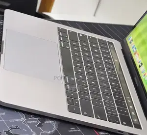 New Laptop Apple MacBook Pro 2019 16GB Intel Core i7 SSD 256GB