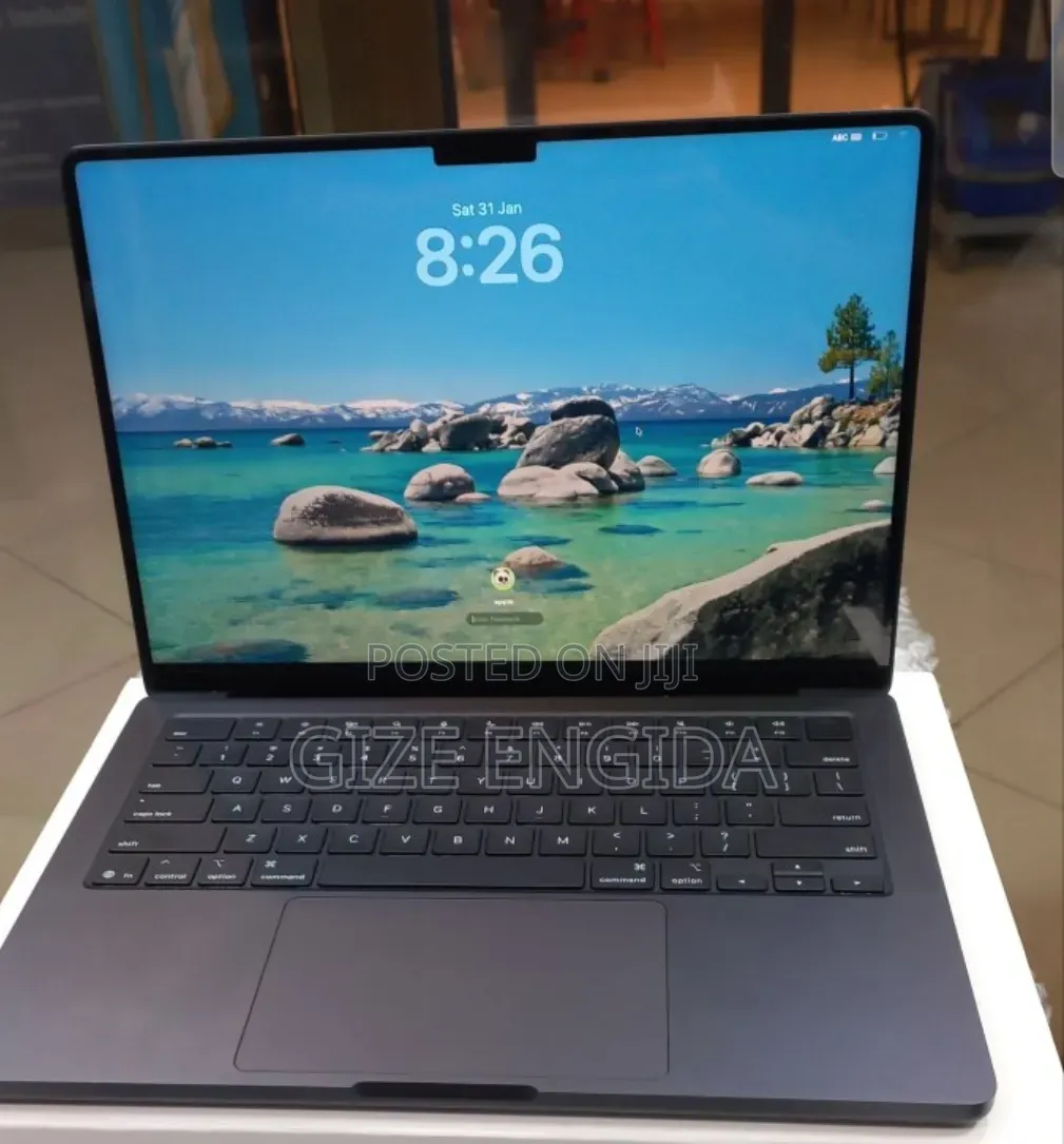 New Laptop Apple MacBook Pro 2025 M5 16GB Apple M5 SSD 512GB